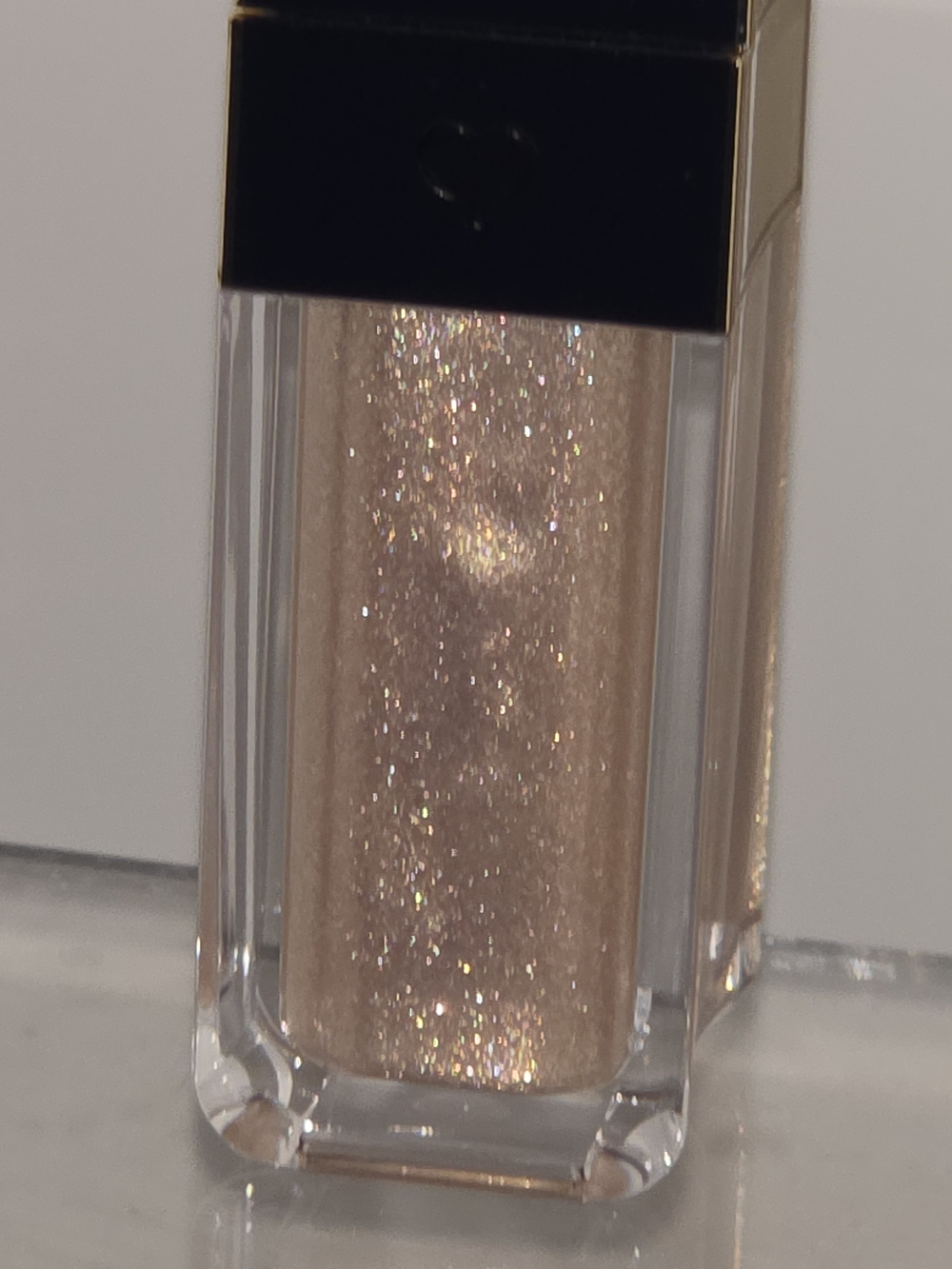 clé de peau BEAUTÉ- Cream Rouge Sparkles 302 Mokara - Picture 9 of 11
